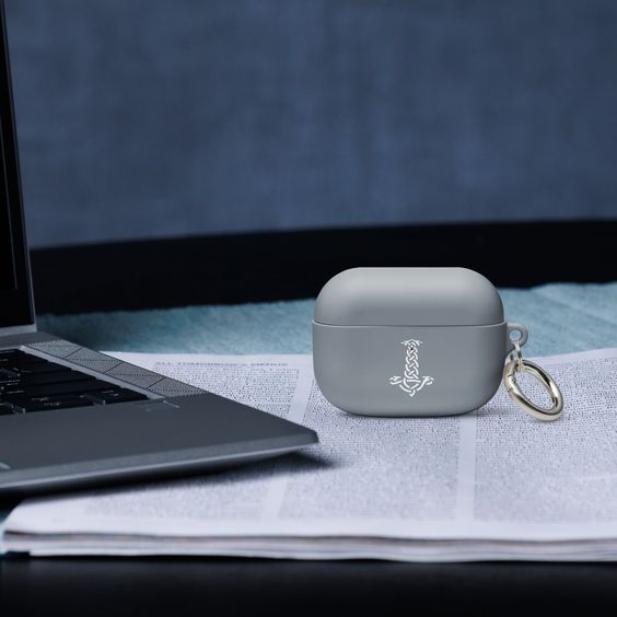 Peg Cropped Cuffed Airpods Case